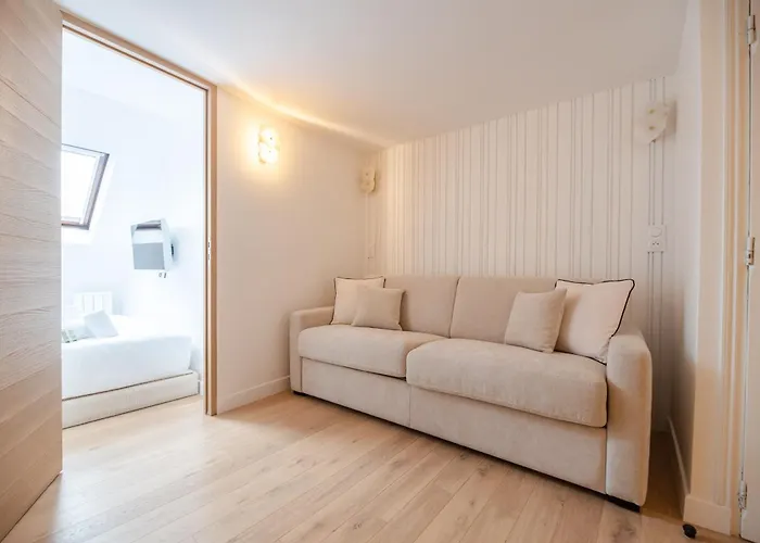 Cia - Modern Flat, Galeries Lafayette